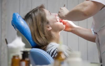 Lésions cervicales dentaires à Éragny : comprendre l’usure au niveau du collet