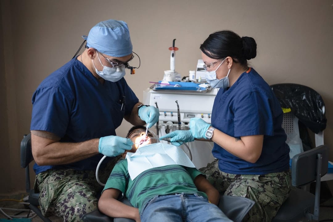 Chirurgie Orale Moderne : Interventions & Suivi Eragny